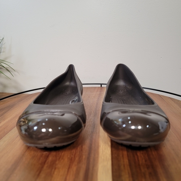 Crocs Brown Ballet Flats with Patent toe cap Size 9 - Picture 6 of 15